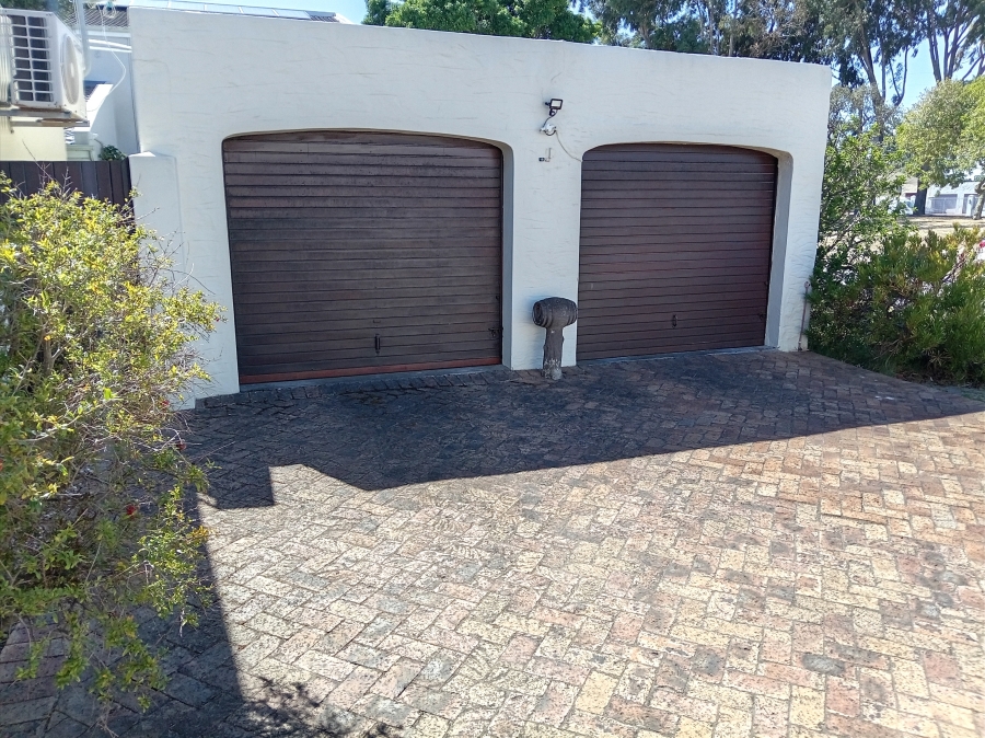 4 Bedroom Property for Sale in Edgemead Western Cape